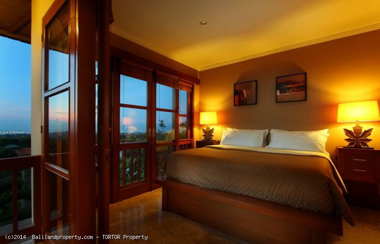 Country villa on 3 floors 4 bedrooms stunning views