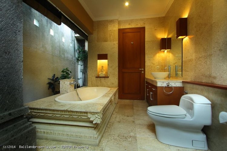 Country villa on 3 floors 4 bedrooms stunning views