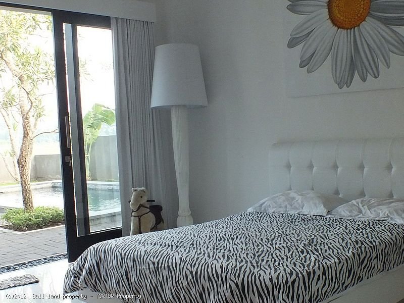 Freehold 2 bedroom villa on 400m2 green belt views