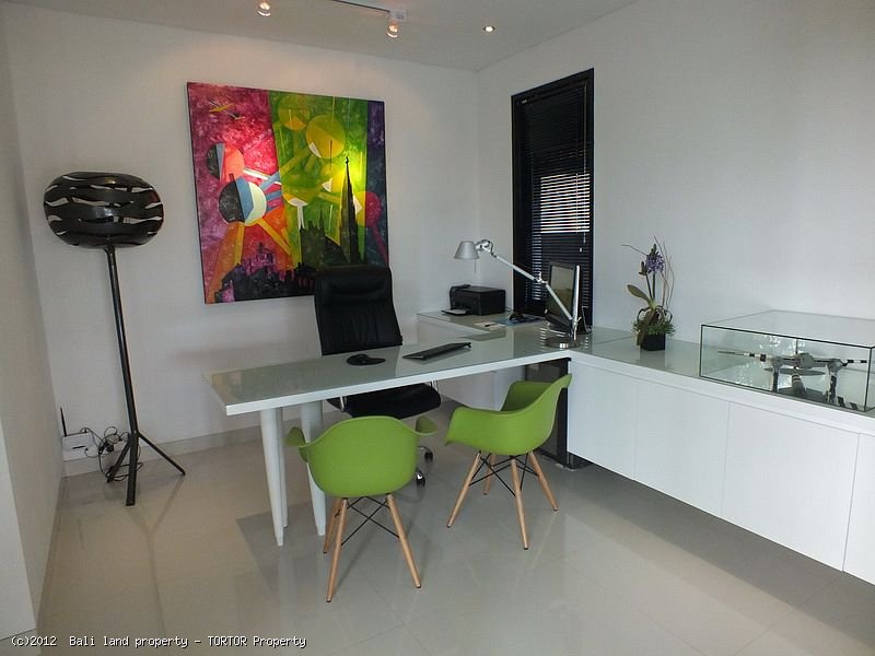 Freehold 2 bedroom villa on 400m2 green belt views