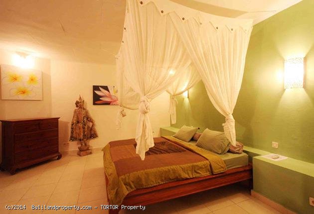 Freehold 3 villa 8 bedroom compound in Umalas