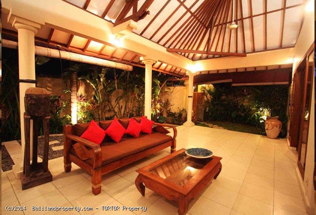 Freehold 3 villa 8 bedroom compound in Umalas