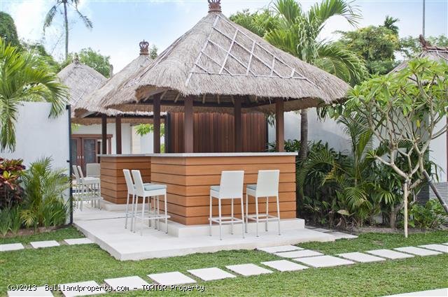 Two adjoining villas with 6 bedrooms