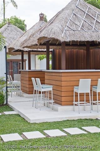 Two adjoining villas with 6 bedrooms